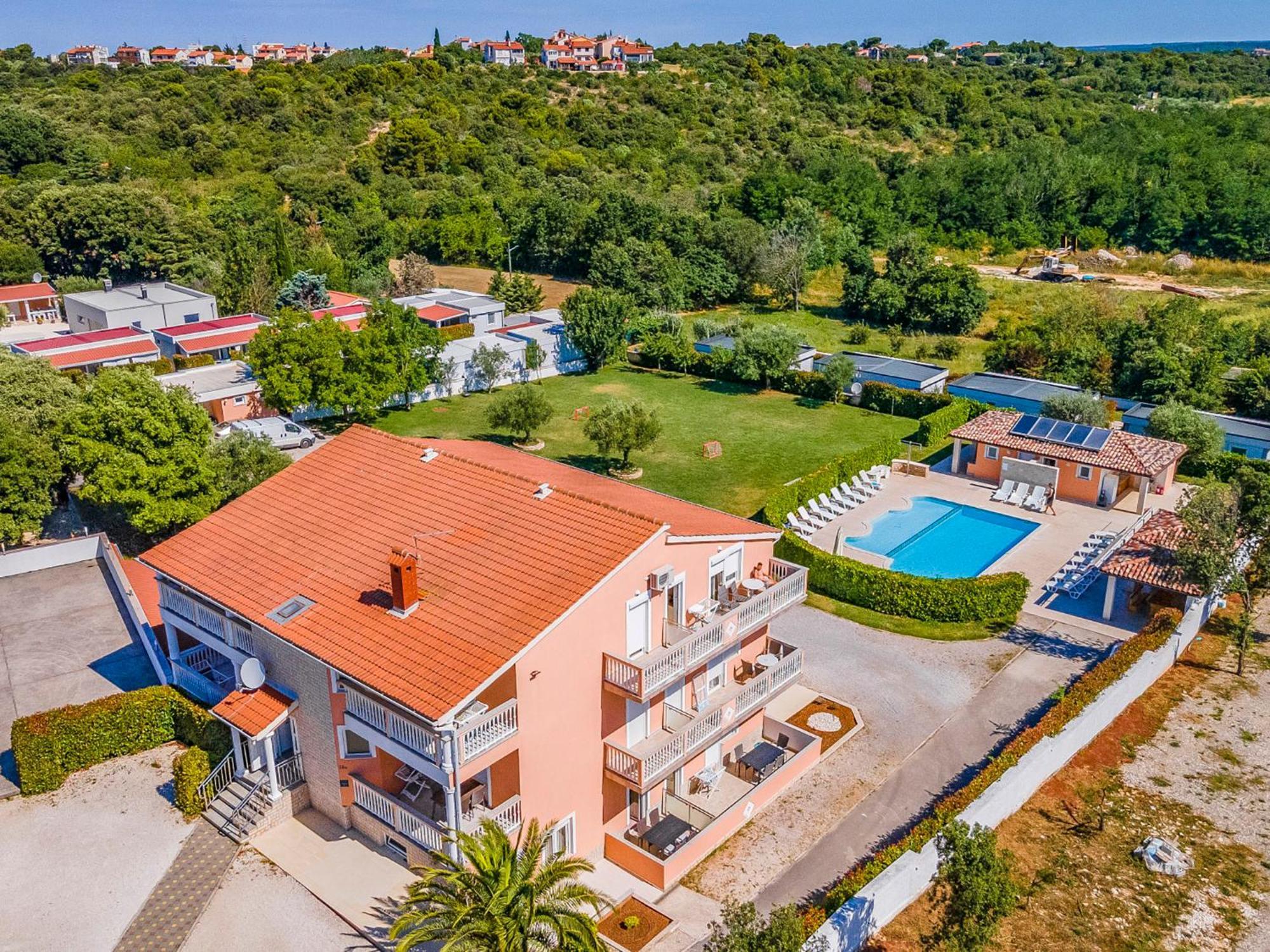 Rok 4 By Interhome Pula